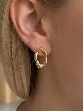 Gold Warped Oval Stud Earrings (5504)